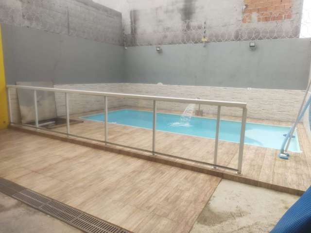 Sobrado parte baixa com piscina Jardim Quaresmeira/ Suzano