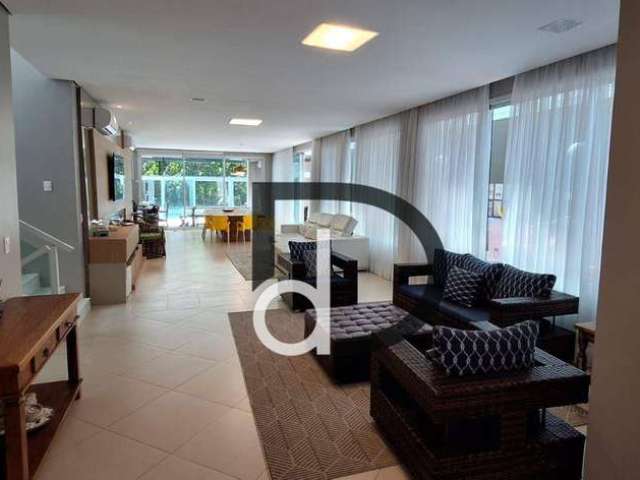 Casa moderna com sete suites no litoral!