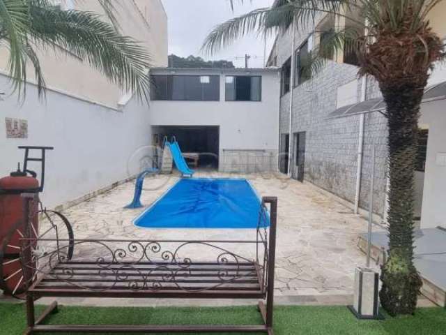 Casa com 3 Dormitórios - Piscina - Parque dos Sinos !!!