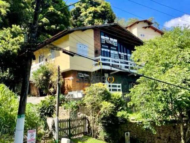 Casa em Condomínio em Itaipu, Niterói/RJ