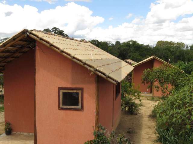 Pousada num terreno de 40 mil metros, bem localizada, funcionando, Alto Paraiso Goias