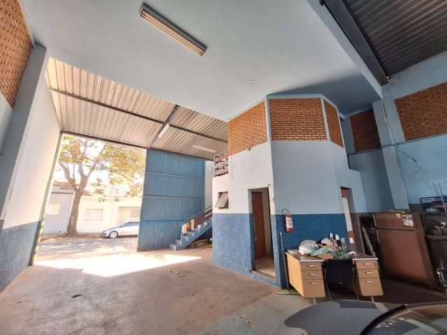 Barracão / Galpão / Depósito à venda na Vila Monteiro, Piracicaba  por R$ 650.000