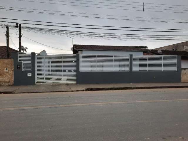 Casa com piscina para venda no bairro Petrópolis