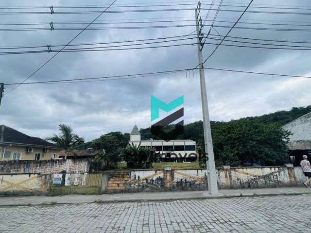 Terreno na rua divinópolis, com gigantesco potencial para contrução