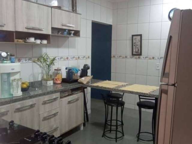 Casa com 2 quartos à venda na Rua Julio Cesar Iorio, 17, Jardim Residencial Villa Amato, Sorocaba por R$ 350.000