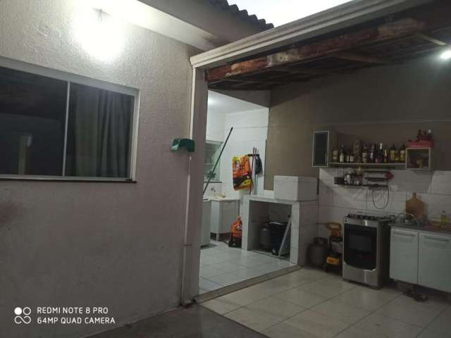 Casa em condomínio fechado com 3 quartos à venda na Ramon Lopes Torrecilia, 286, Jardim Residencial Villa Amato, Sorocaba por R$ 340.000