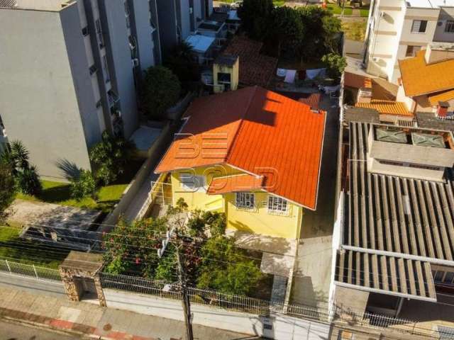 Terreno à venda na Rua Doutor Abel Capela, 746, Coqueiros, Florianópolis por R$ 1.500.000