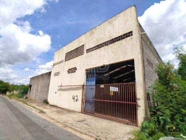 Galpão comercial com 1680 M² de terreno no Jardim Universitário