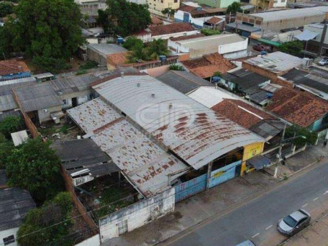 Terreno com galpão com mais de 850 m², no Vista Alegre