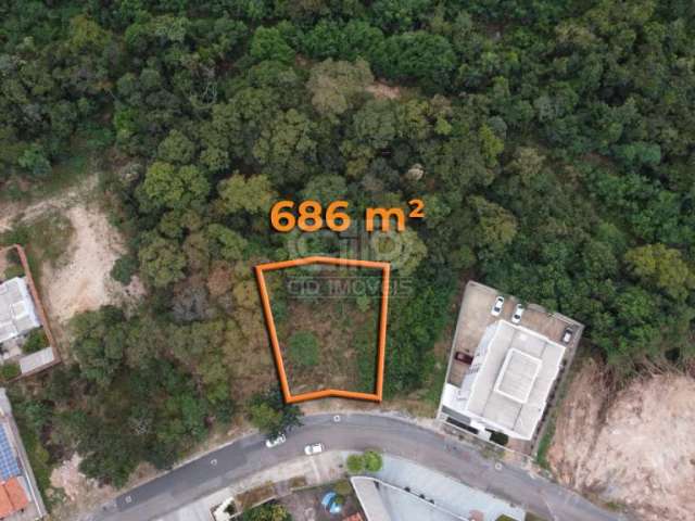 Terreno com aproximadamente 686m² no bairro Jardim Santa Marta