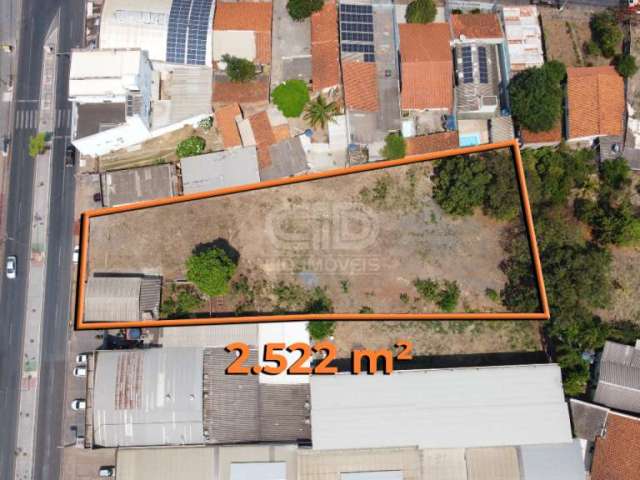 Terreno com 2.522m² na Avenida Senador Filinto Muller no Centro de Várzea Grande