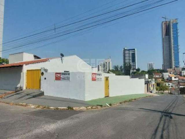 Casa com 348,50 m² no bairro Goiabeiras