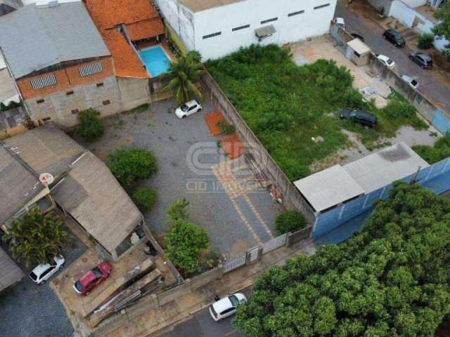 Terreno com 360 m² no bairro Porto