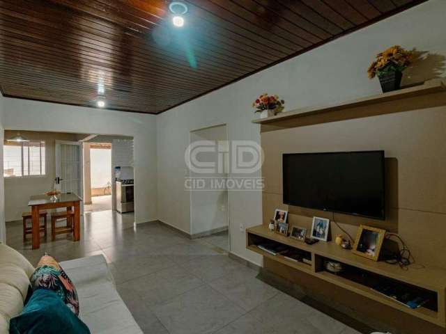 Casa reformada com 3 quartos no CPA II