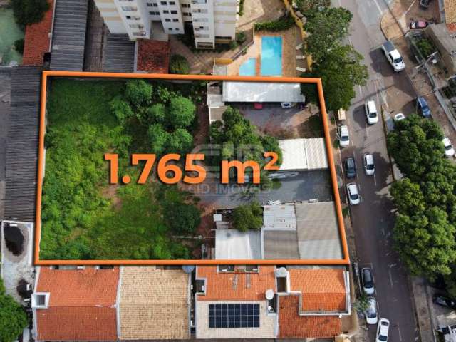 Terreno com 1.765 m² no bairro Araés