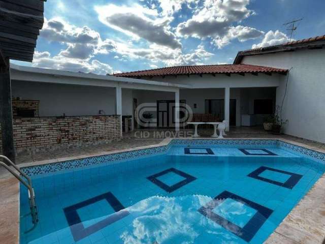 Casa com piscina e 5 quartos no bairro Jardim Itália