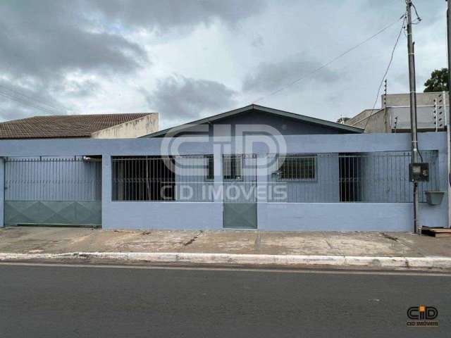 Casa com piscina e churrasqueira no Centro Sul de Várzea Grande