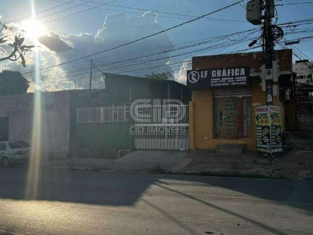 Casa comercial na Av. Miguel Sutil