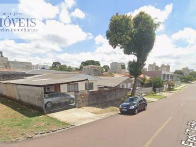 Terreno de esquina com Casa em Capão Raso  -  Curitiba