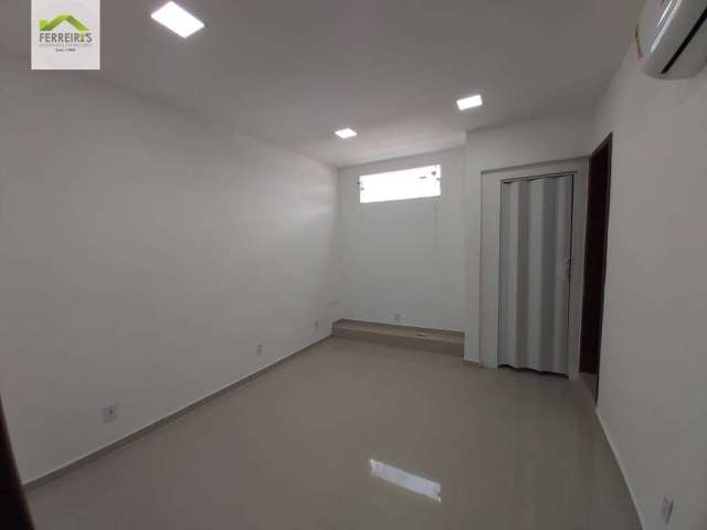 Sala de 24m² em prédio comercial no centro de Santa Cruz da Serra