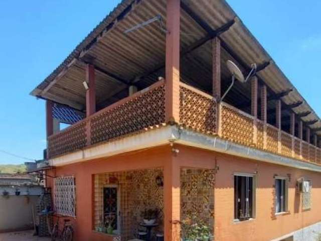 Casa Padrão para Venda em Taquara Duque de Caxias-RJ
