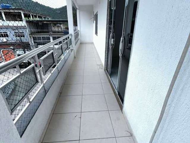 Apartamento em Xerem no centro comercial.