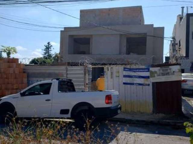 Linda casa geminada com 03 quartos no bairro espirito santo em betim