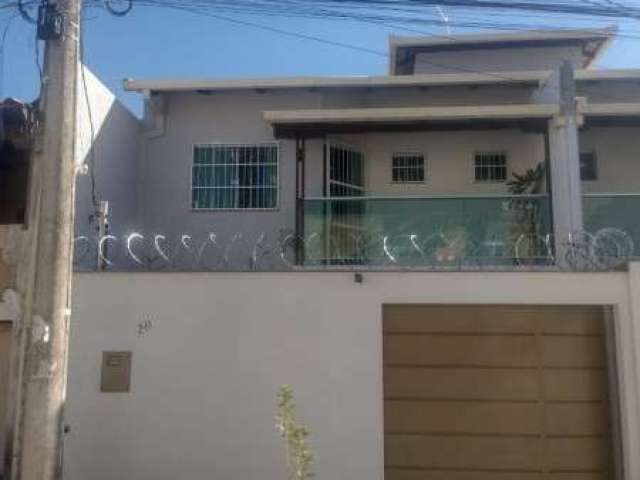 EXCELENTE CASA GEMINADA EM A“TIMA LOCALIZAA‡AƒO NO BAIRRO SAƒO LUIZ EM CONTAGEM