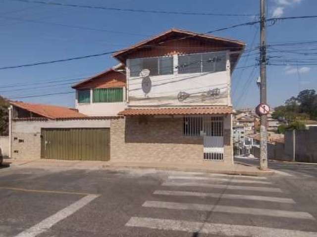 Excelente casa em lote de 360 metros no bairro fonte grande em contagem.