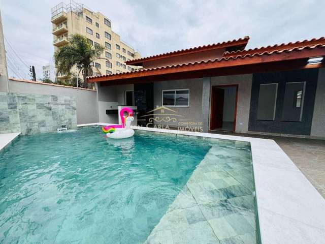 Casa á venda em Mongagua QUADRA DO MAR com 3 dorm, 2 suites vaga para 4 carros PISCINA COM CASCATA