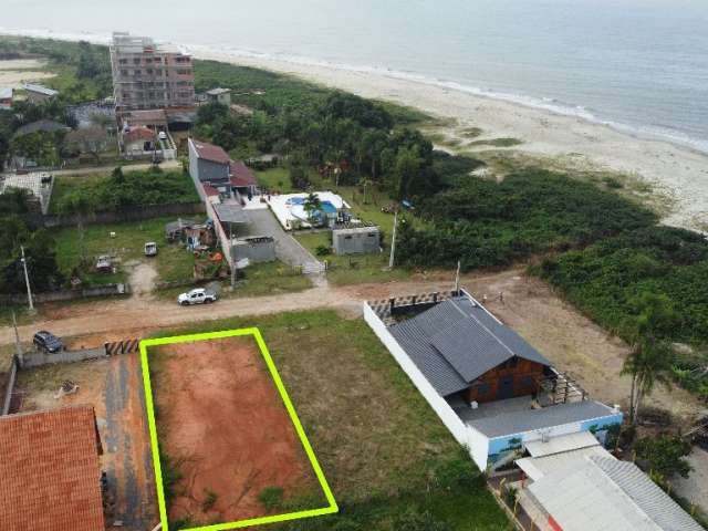 Terreno Pé na Areia, Limpo e Aterrado, no Balneário PRAIA DOS VELEIROS, Itapoá / SC.