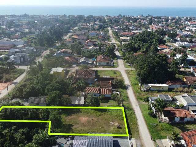 Terreno Limpo, Aterrado e Murado para Venda no Balneário PRINCESA DO MAR, localizado na cidade de Itapoá / SC.