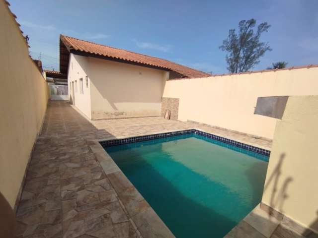 Casa nova com piscina para venda em Itanhaém lado praia