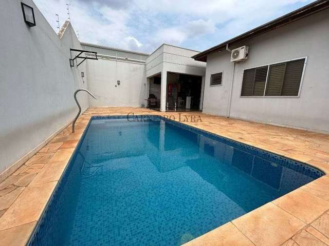 Casa com 3 quartos e Piscina à venda por R$ 700.000 - Jardim das Paineiras - Jaú/SP