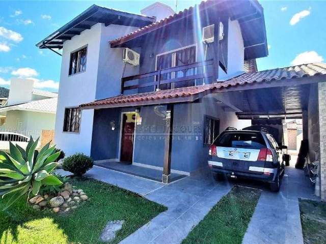 Casa com 3 dormitórios à venda, 200 m² por R$ 999.000,00 - Pedra Branca - Palhoça/SC