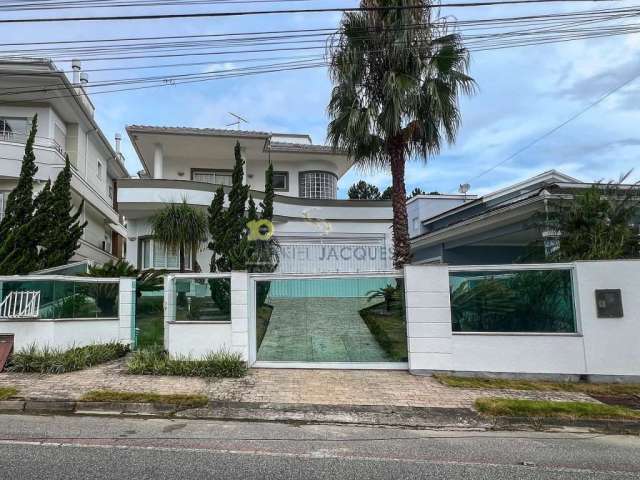 Casa mobiliada com 3 dormitórios disponível para venda , 239 m² por R$ 1.600.000,00 - Pedra Branca