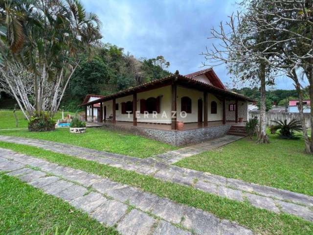 Casa à venda, 5 quartos, 2 suítes, Centro - Guapimirim/RJ