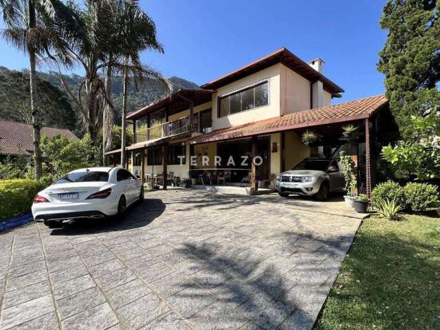 Casa à venda, 6 quartos, 3 suítes, 2 vagas, Comary - Teresópolis/RJ