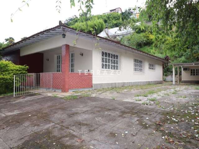 Casa para aluguel, 3 quartos, 1 suíte, 5 vagas, Vila Muqui - Teresópolis/RJ