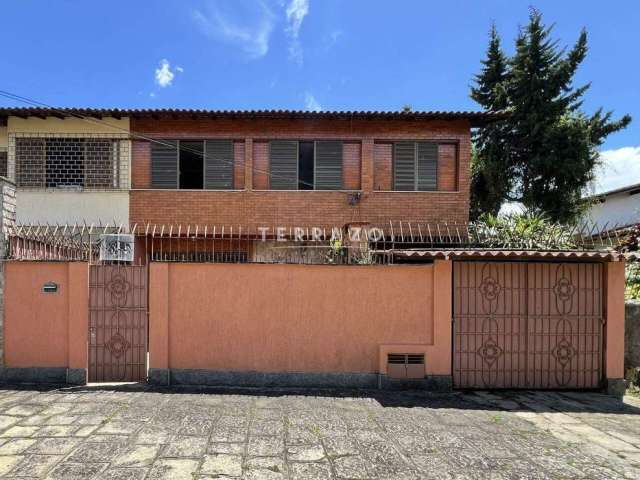 Casa em Condomínio à venda, 5 quartos, 1 vaga, Alto - Teresópolis/RJ