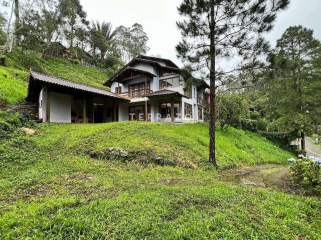 Casa em Condomínio à venda, 4 quartos, 3 suítes, 2 vagas, Carlos Guinle - Teresópolis/RJ