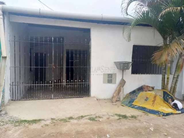 Casa à Venda em Caraguatatuba - Próxima à Praia Perequê Mirim