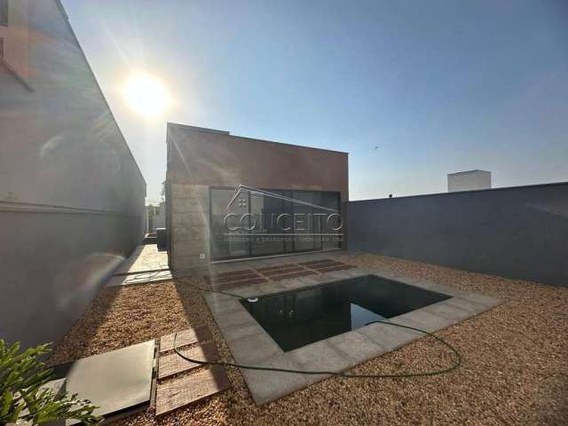 Casa à venda no condomínio Reserva das Paineiras com 150m² | 3 suítes, piscina e 4 vagas de garagem.