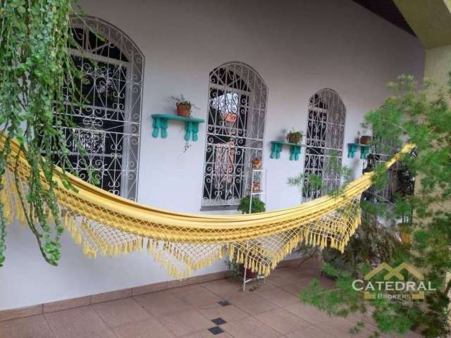 Casa  de rua à venda no Bairro Cidade Nova