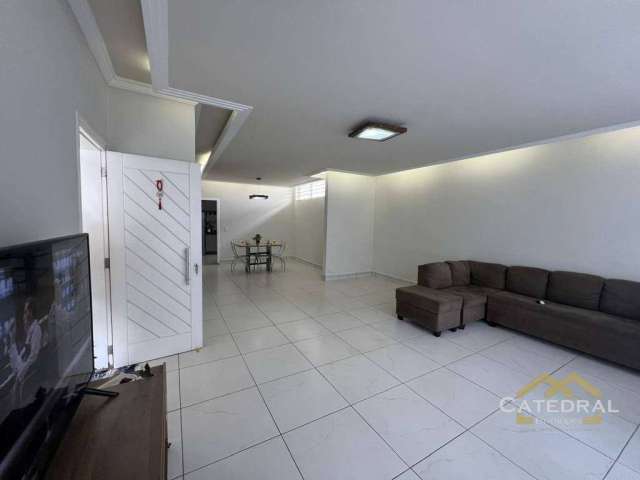 Casa com 3 dormitórios à venda, 226 m² por R$ 890.000,00 - Vila Liberdade - Jundiaí/SP