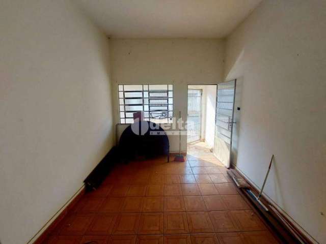 Casa à venda, 3 quartos, 1 vaga, Tabajaras - Uberlândia/MG