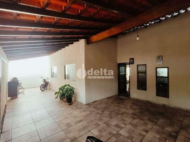 Casa à venda, 3 quartos, 1 suíte, 5 vagas, Tibery - Uberlândia/MG