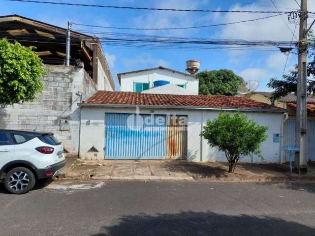 Casa à venda, 5 quartos, 1 suíte, 3 vagas, Jardim América II - Uberlândia/MG