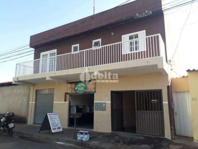 Casa à venda, 6 quartos, 2 suítes, 1 vaga, Jardim Brasília - Uberlândia/MG