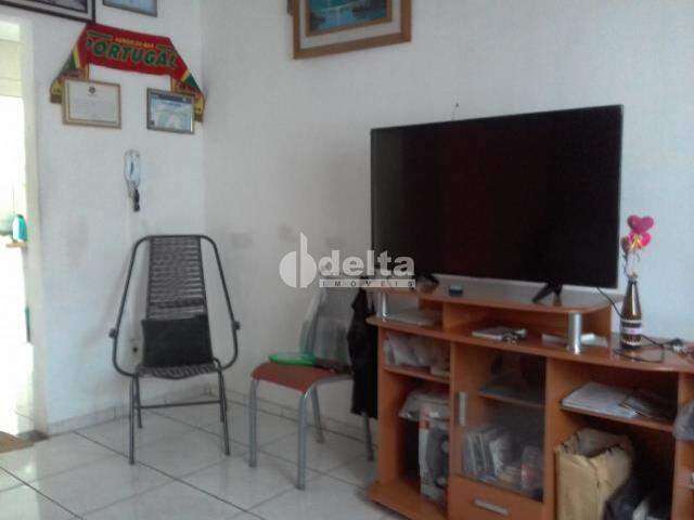 Apartamento à venda, 2 quartos, 1 vaga, Marta Helena - Uberlândia/MG